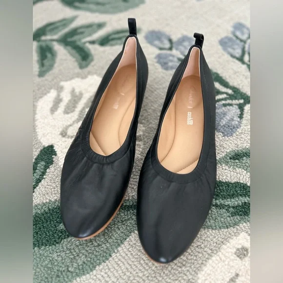 Clarks Black Women's Flats - Picture 2 of 9